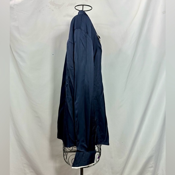 Boden navy straight satin tipped button down blouse size 12 - Picture 6 of 8